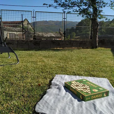 Pé Na Aldeia * Outeiro (Tras-Os-Montes)