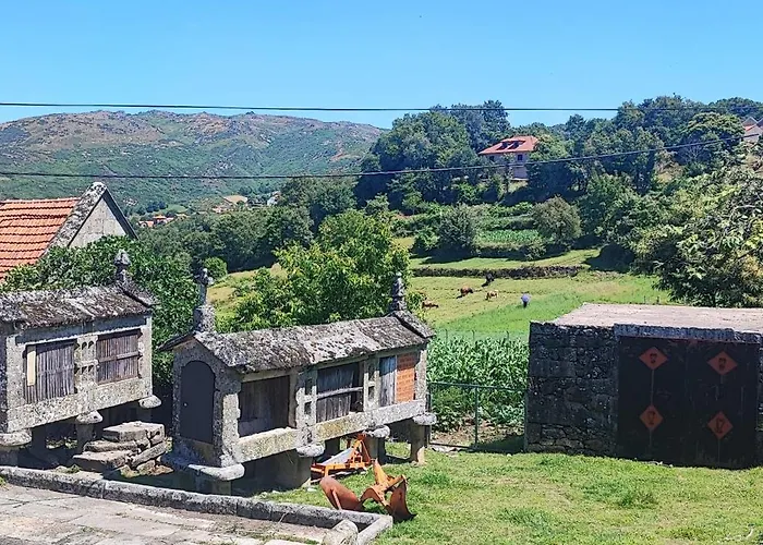 Pé Na Aldeia * Outeiro (Tras-Os-Montes)